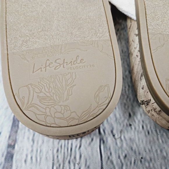 LIFE STRIDE | Happy slipon thong flipflop sandals - Picture 7 of 8